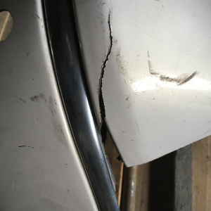 Бампер TOYOTA Brevis JCG10 зад под Сонары дефект 52159-51040