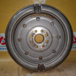 Маховик Audi CJX/CZP A3 8V1/AW1 '2014 2.0L TSI 4WD DSG-6 DQ250 0D9 (робот) 06K105266A