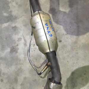 Бочка глушителя Mitsubishi Lancer CY4A средняя часть с катализатором