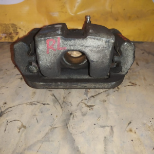 Суппорт Suzuki TD54W/TDA4W Escudo J20A зад, лев