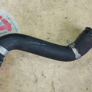 Патрубок  радиатора Nissan 215015V000 R'nessa N30 SR20-DE R в F верх.