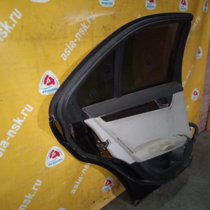 Дверь боковая Mercedes C-Class W204 зад, лев Седан, в сборе, чёрный (замят угол, царапины) '2010