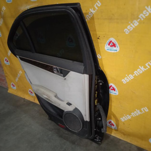 Дверь боковая Mercedes C-Class W204 зад, лев Седан, в сборе, чёрный (замят угол, царапины) '2010