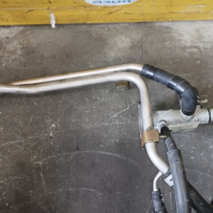 Тройник печки Toyota 16268-74152/16268-74153 + 16261-74010 Caldina ST190 3S-FE/4S-FE ТРАМБЛЁРНЫЙ трубки от помпы + патрубок на тройник гбц + тройник с