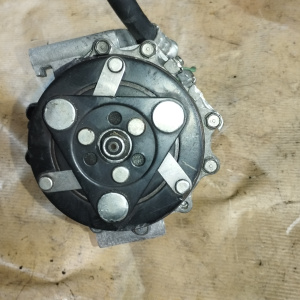 Компрессор кондиционера Honda K20Z2 Civic FD2 ДЕФЕКТ КОРПУСА диаметр шкива 106 мм. TRSE07