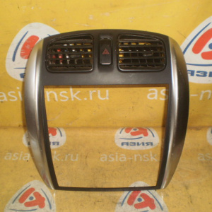 Рамка магнитофона Mazda C10055211 Premacy CP8W