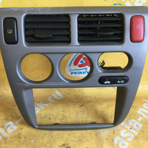 Рамка магнитофона Honda HR-V GH1