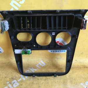 Рамка магнитофона Honda HR-V GH1