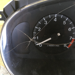 Панель приборов Mazda Millenia TAFP брак стекла T044A