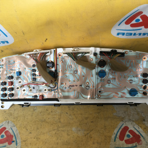 Панель приборов Mazda Millenia TAFP брак стекла T044A