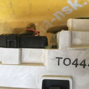 Панель приборов Mazda Millenia TAFP дефект стекла T044A