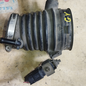 Гофра впускного коллектора Mazda GY MPV LW5W резиновая ДЕФЕКТ ТРЕЩИНЫ GY01 13 220-1/2