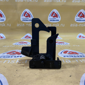 Крючок капота Mercedes C-Class W204 A2048800064