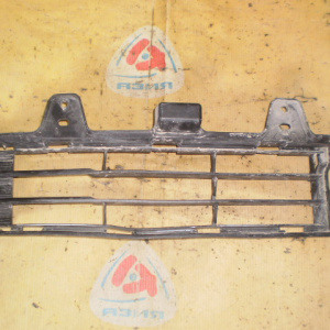 Решетка бамперная Toyota 53112-60040 Land Cruiser UZJ200 R Дефект