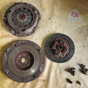 Маховик Toyota 2E/4E Corsa EL50 m/t + корзина диаметр диска 200~201 мм.