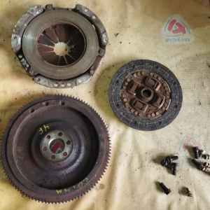 Маховик Toyota 2E/4E Corsa EL50 m/t + корзина диаметр диска 200~201 мм.