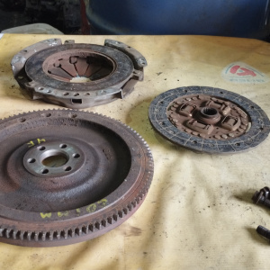 Маховик Toyota 2E/4E Corsa EL50 m/t + корзина диаметр диска 200~201 мм.