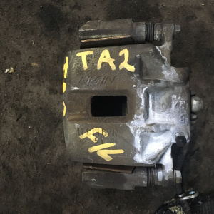 Суппорт Honda TA2 Avancier перед, лев