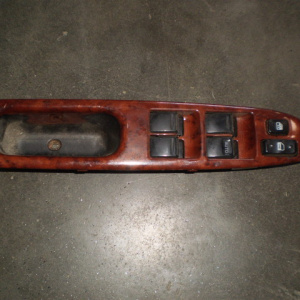 Пульт стеклоподъемника TOYOTA Vista SV50 перед, прав Без обрамления (с блокировкой двери)