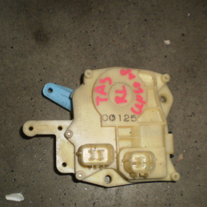 Замок двери Honda TA1 Avancier сервопривод 2 контакта зад, лев