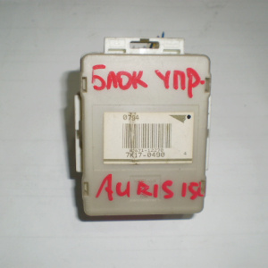 Блок  управления Toyota Auris ZRE152 82671-12270