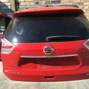 Дверь задняя NISSAN X-Trail NT32 Спойлер Камера вст.226-17939