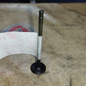 Клапан выпускной Toyota 13715-21040 Corolla NZE141 1NZ-FE '2006- R