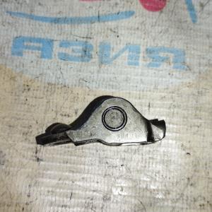 Коромысло Toyota 13801-23011 Corolla NZE141 1NZ/1ZR/2ZR/1GR/2GR/3GR/3ZR/4GR/5GR/2AR/1UR/2UR/3UR/2SZ/1TR/2TR/1NR впуск = выпуск