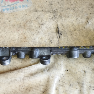 Топливная рейка Toyota 7A-FE Corona Premio AT211 с клапаном 2430 / 23280-16150 23814-16140 / 23814-16160