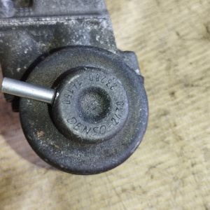 Топливная рейка Toyota 7A-FE Corona Premio AT211 с клапаном 2430 / 23280-16150 23814-16140 / 23814-16160