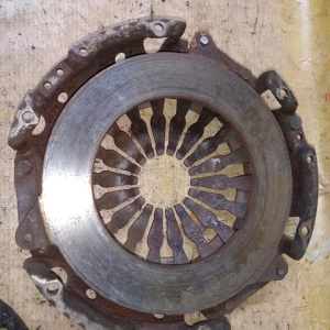 Маховик Renault K4M830 Kangoo KW0D '2011 1.6 5MT JR5-153 +корзина