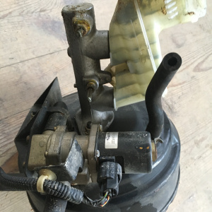 Главный тормозной цилиндр HONDA TA3 Avancier с вакуумником