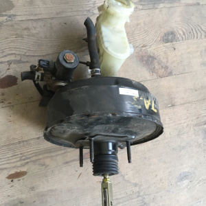 Главный тормозной цилиндр HONDA TA3 Avancier с вакуумником