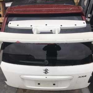 Дверь задняя SUZUKI SX4 YA41S '2006-2012 спойлер
