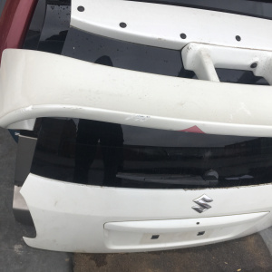 Дверь задняя SUZUKI SX4 YA41S '2006-2012 спойлер