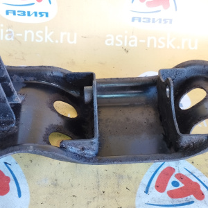 Крепление подушки ДВС Mazda WL-T Bongo Friendee SGLR '04.1995-09.1999 4WD зад верх акпп=мкпп BM713 R в S09L39350A