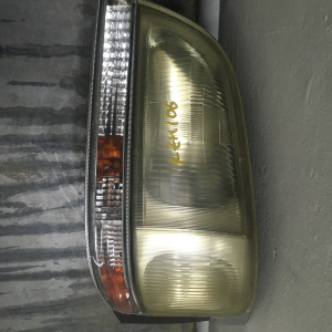 Фара TOYOTA 26-59 с.26-60 лев Hiace в сборе с сигналом