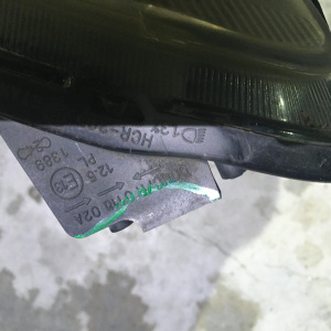 Фара SUZUKI P4432 прав Swift ZC11S '2004-2010 дефект крепления