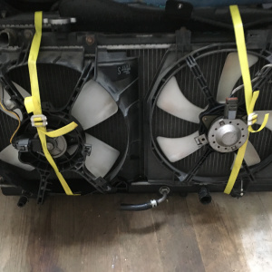 Радиатор охлаждения Mazda BJ3P/BJ5W Familia a/t дефект патрубка