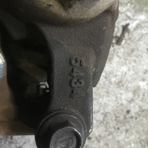 Суппорт NISSAN Y12 перед, лев 5434