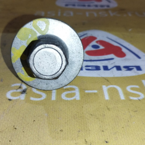 Болт шкива коленвала Toyota 90105-18004 / 90105-18001 Mark II GX60/GX70/GX80/GX90/GX100/GX110 1G ключ на 22