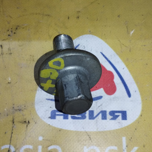 Болт шкива коленвала Toyota 90105-18004 / 90105-18001 Mark II GX60/GX70/GX80/GX90/GX100/GX110 1G ключ на 22