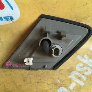 Габарит TOYOTA 22-239 R Mark II GX90 '1994 дефект стекла