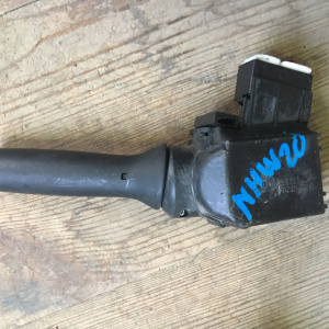 Блок подрулевых переключателей TOYOTA Prius NHW20 L