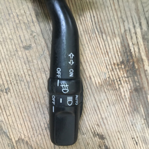 Блок подрулевых переключателей Toyota Hiace KCH16 R (туманки+автосвет)