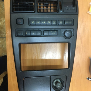 Климат-контроль TOYOTA JZX9# дефект крепления рамки 55900-22321