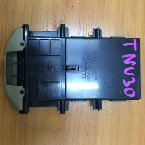 Подстаканник Nissan Presage U30 68430-AD000