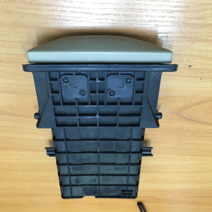 Подстаканник Nissan Presage U30 68430-AD000