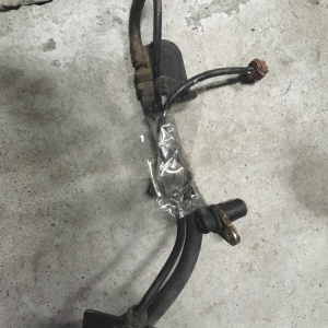 Датчик ABS Nissan Presage U30 перед, лев '1998-2001