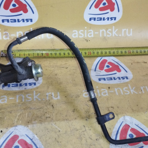 Шланг топливный Toyota 23801-46021+ 23207-46021 Mark II JZX91 2JZ-GE + клапан на резьбе соединение топливопровода между двс и топливной рейкой